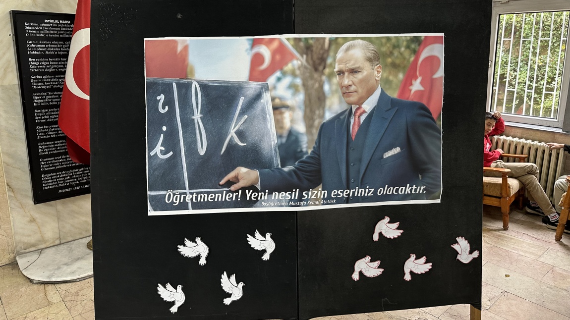 Okulumuzda 24 Kasım Öğretmenler Günü Kutlama Programı Düzenlendi.