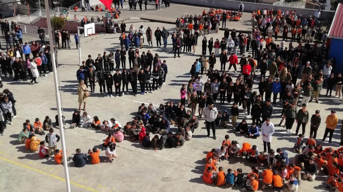 Okulumuzda Deprem Haftası Kapsamında Tatbikatlar Gerçekleştirildi.